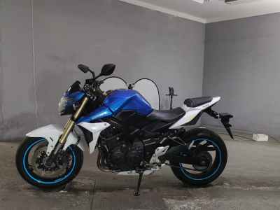 Suzuki GSR750 2013