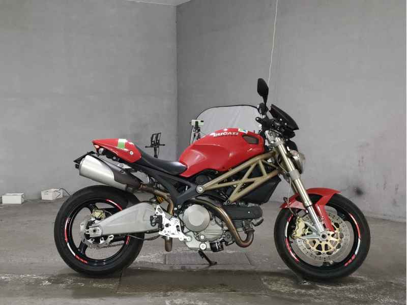 Ducati Monster 696 2013