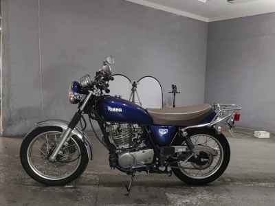 Yamaha SR400 2021