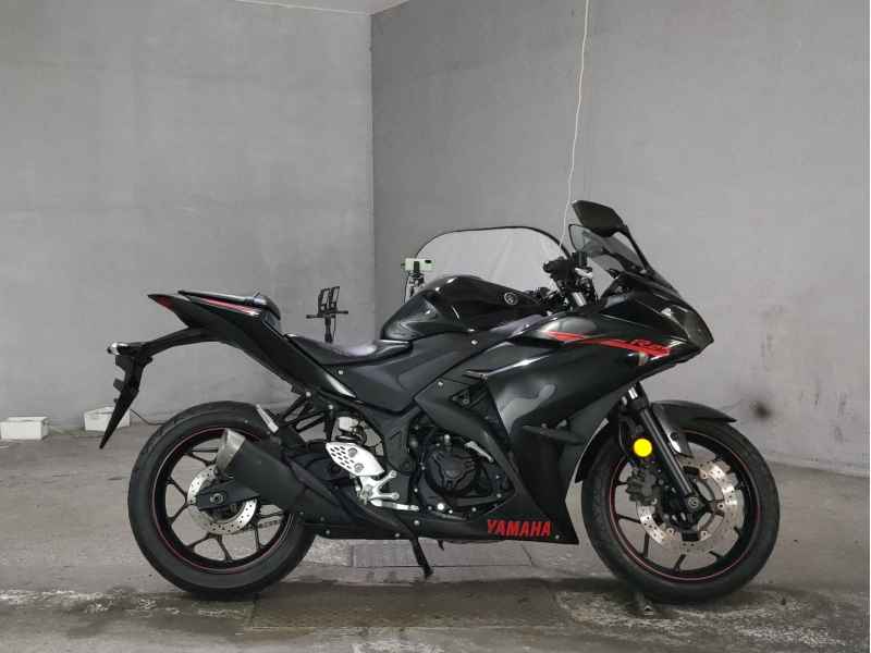 Yamaha YZF-R25 2015