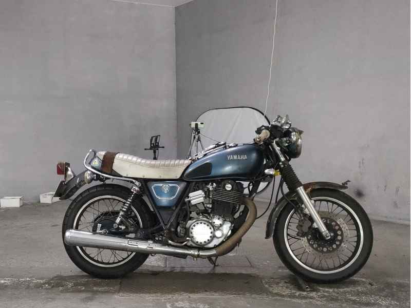 Yamaha SR400 2020