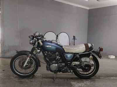 Yamaha SR400 2020