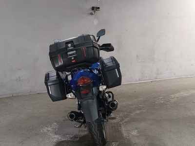Suzuki GSR250F