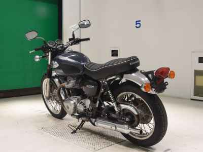 Kawasaki W800 2022