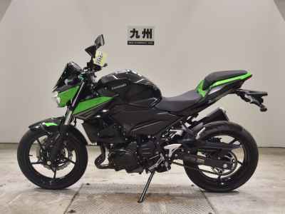 Kawasaki Z400 2022
