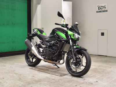 Kawasaki Z400 2022