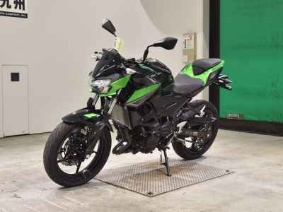 Kawasaki Z400 2022