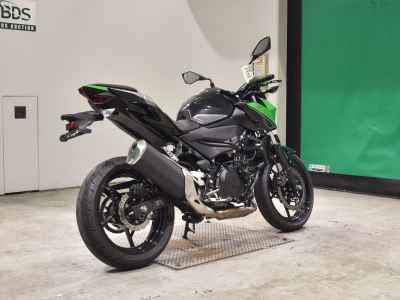 Kawasaki Z400 2022