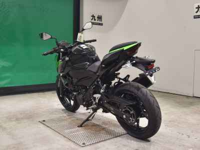 Kawasaki Z400 2022