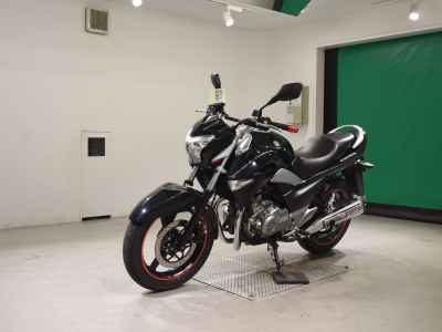 Suzuki GSR250