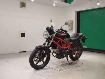 Honda VTR250 2011