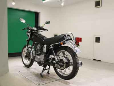Yamaha SR400 2020