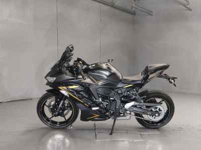Kawasaki Ninja ZX-25R KRT Edition