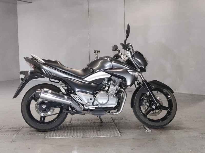 Suzuki GSR250