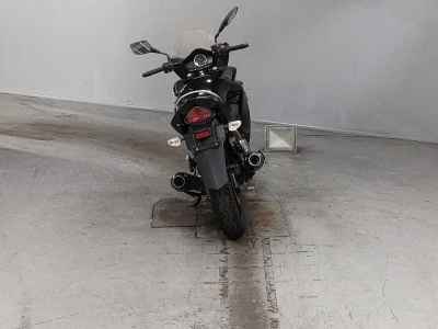 Suzuki GSR250F