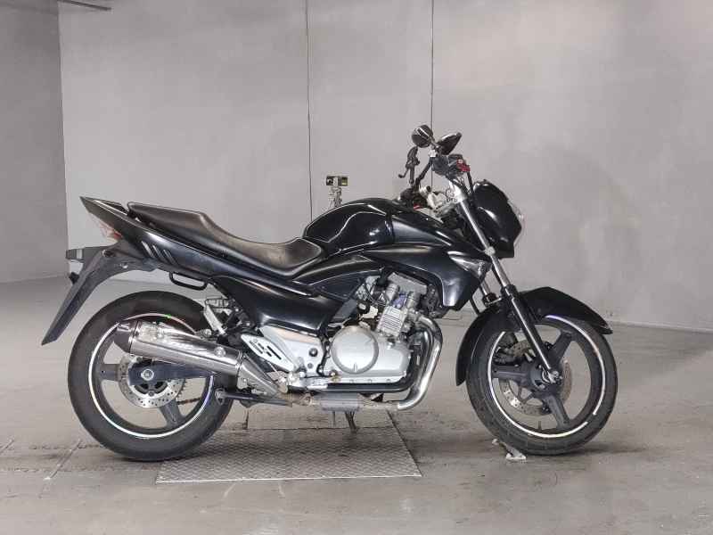 Suzuki GSR250
