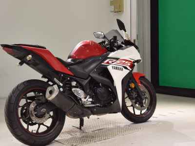 Yamaha YZF-R25 2015