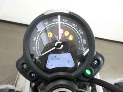 Triumph Street Scrambler 2025