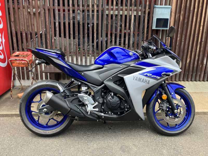 Yamaha YZF-R25 2015