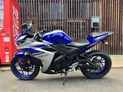 Yamaha YZF-R25 2015