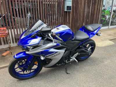 Yamaha YZF-R25 2015