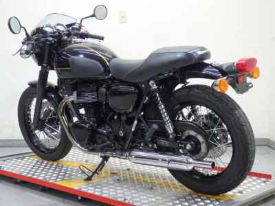 Kawasaki W800 Cafe 2022