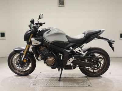 Honda CB650R E-Clutch 2024