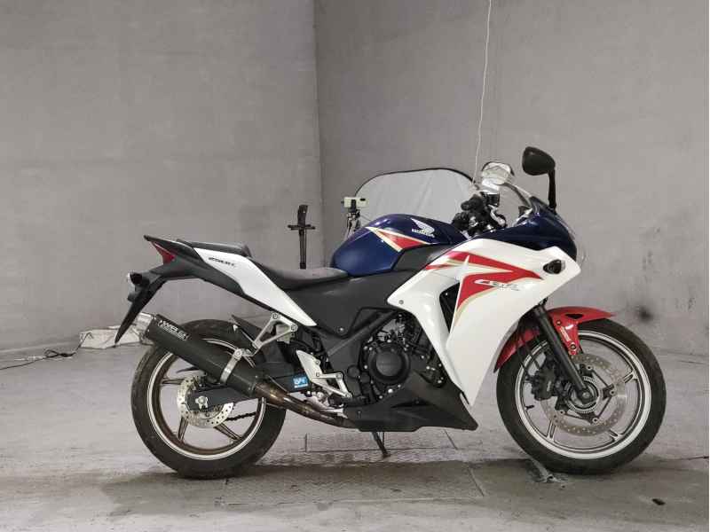 Honda CBR250R 2011