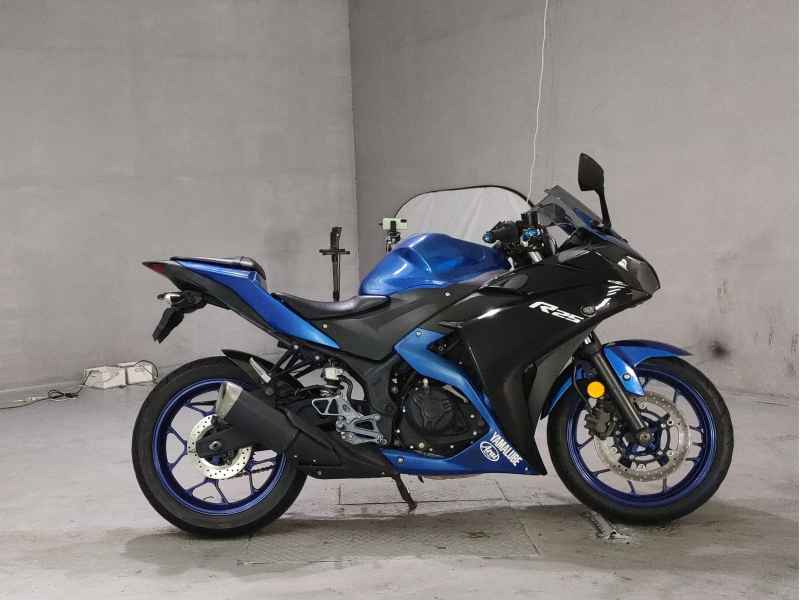 Yamaha YZF-R25 2015