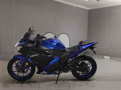 Yamaha YZF-R25 2015