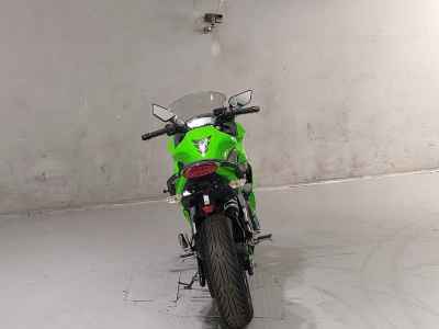 Kawasaki Ninja 400R 2011
