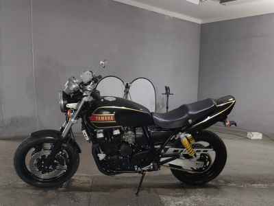 Yamaha XJR400