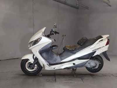 Suzuki Skywave 250S