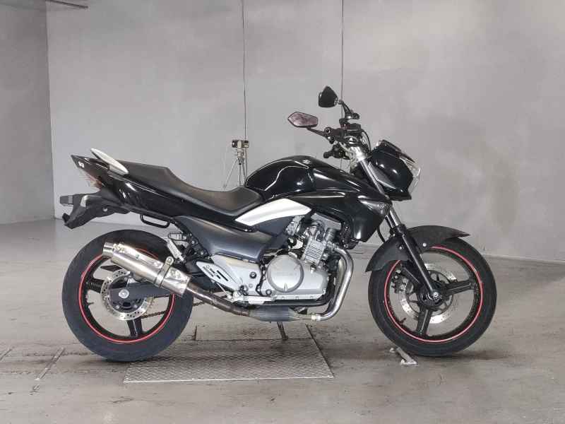 Suzuki GSR250