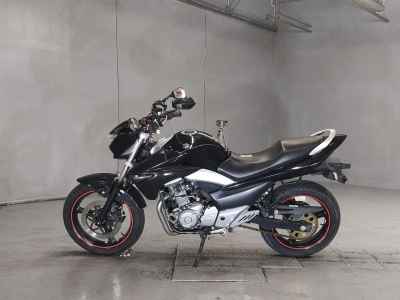 Suzuki GSR250