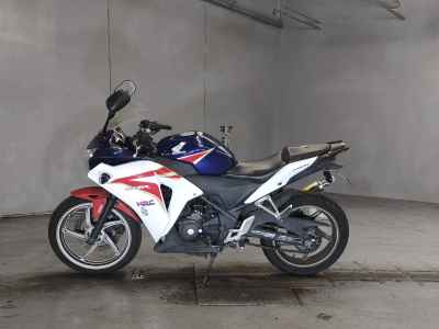 Honda CBR250R 2011