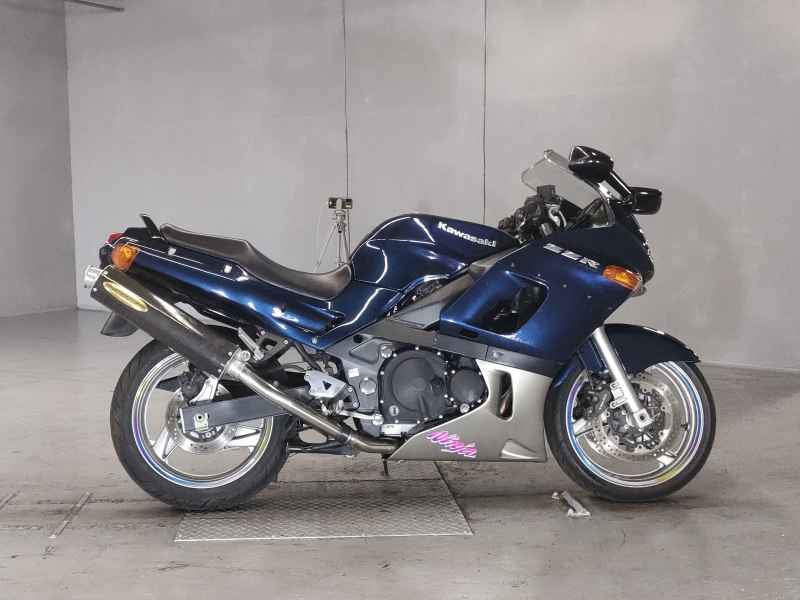 Kawasaki ZZR400 2006