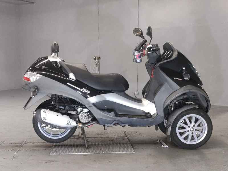 Piaggio MP3 250