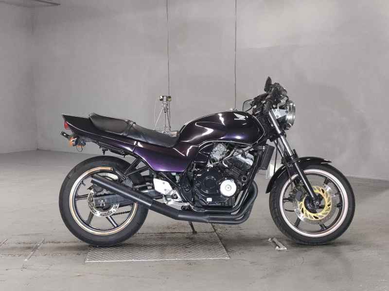 Honda CB250 Jade