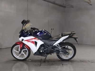 Honda CBR250R 2011