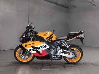 Honda CBR1000RR 2005