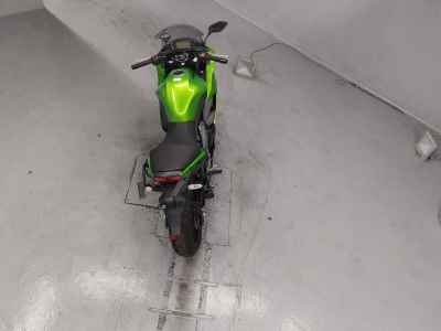 Kawasaki Ninja 400R 2012