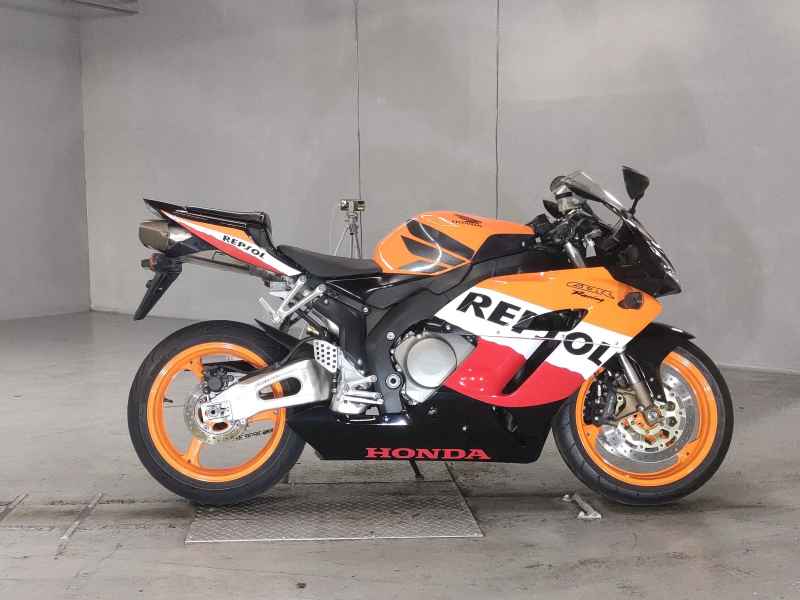 Honda CBR1000RR 2005
