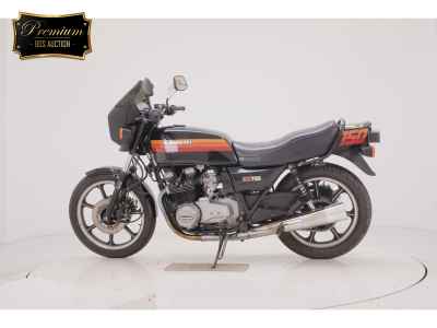 Kawasaki GPZ750 2025