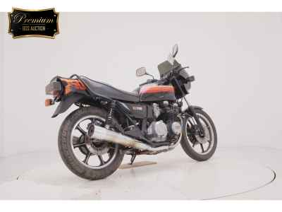 Kawasaki GPZ750 2025