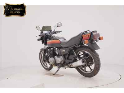 Kawasaki GPZ750 2025