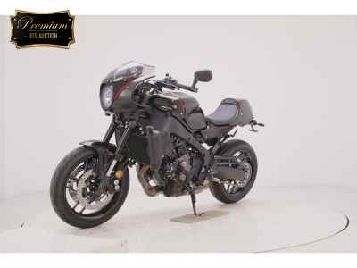 Yamaha XSR900 2023