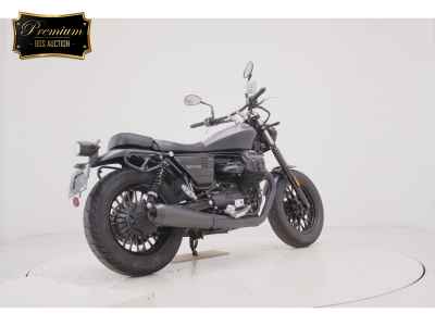 Moto Guzzi V9 Bobber 2022