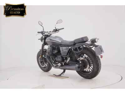 Moto Guzzi V9 Bobber 2022