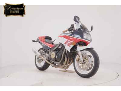 Yamaha FZ750